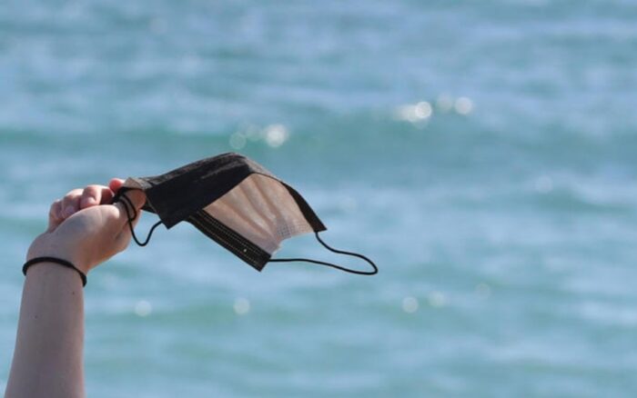 Italia in zona bianca, via le mascherine all'aperto