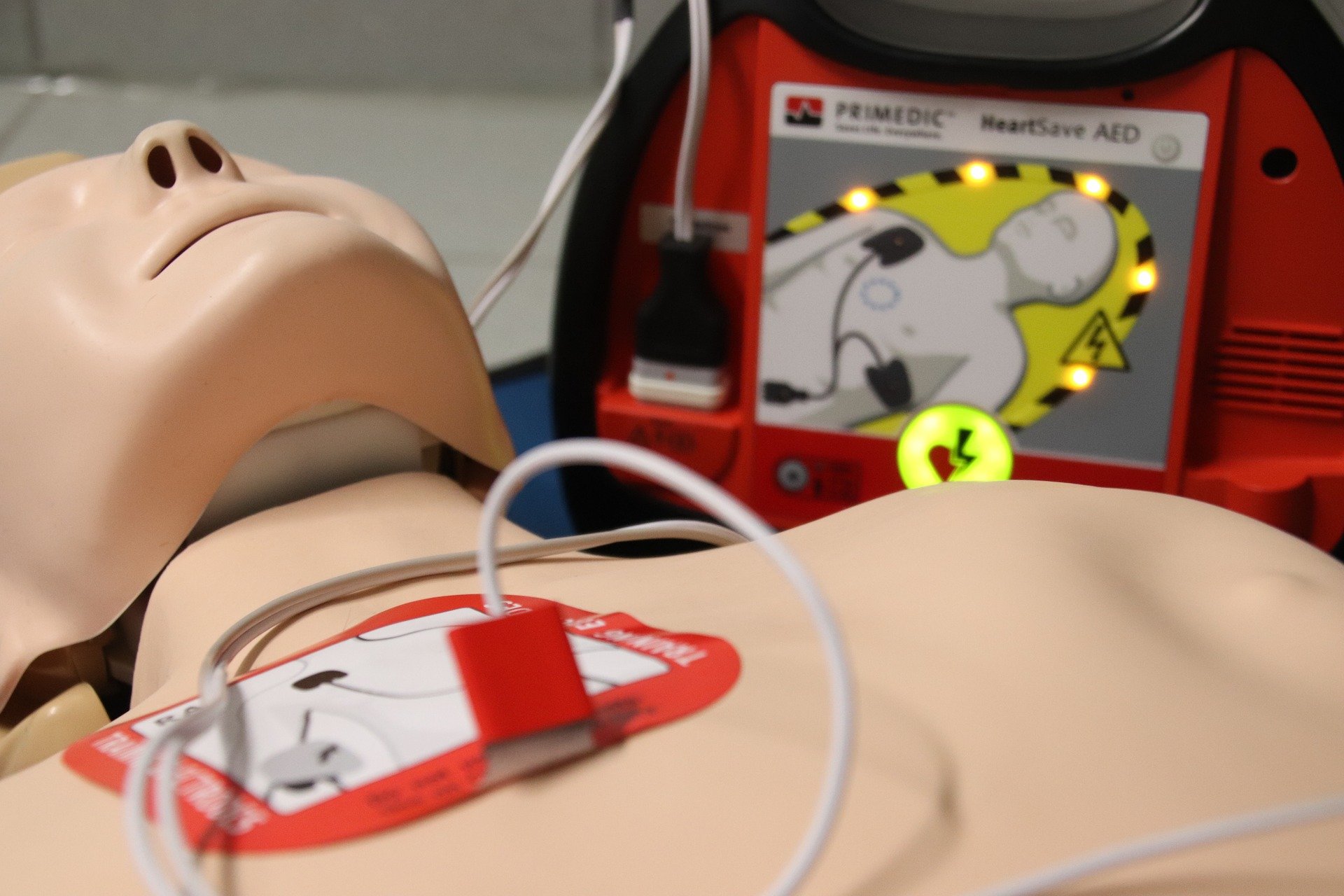 DEFIBRILLATORE